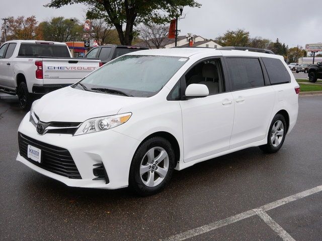 2018 Toyota Sienna LE Auto Access Seat