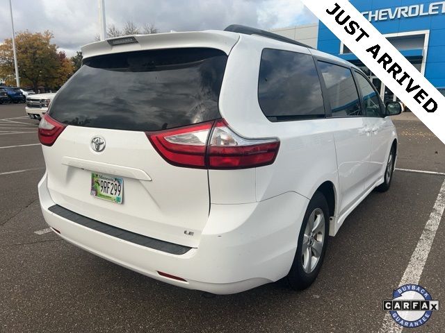 2018 Toyota Sienna LE Auto Access Seat