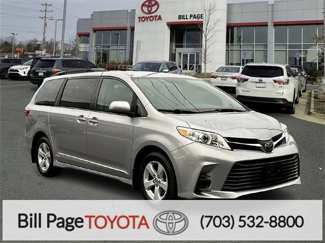 2018 Toyota Sienna LE