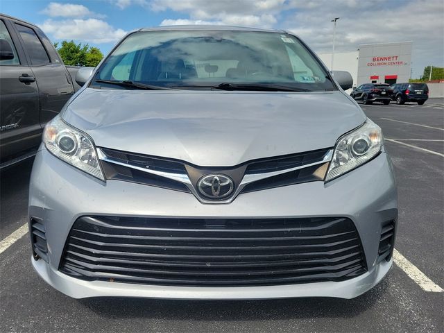 2018 Toyota Sienna LE