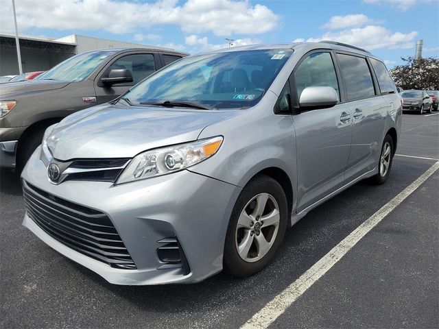 2018 Toyota Sienna 