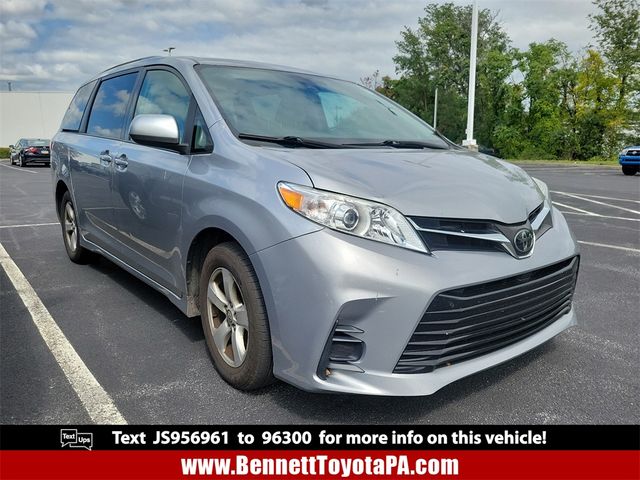 2018 Toyota Sienna LE