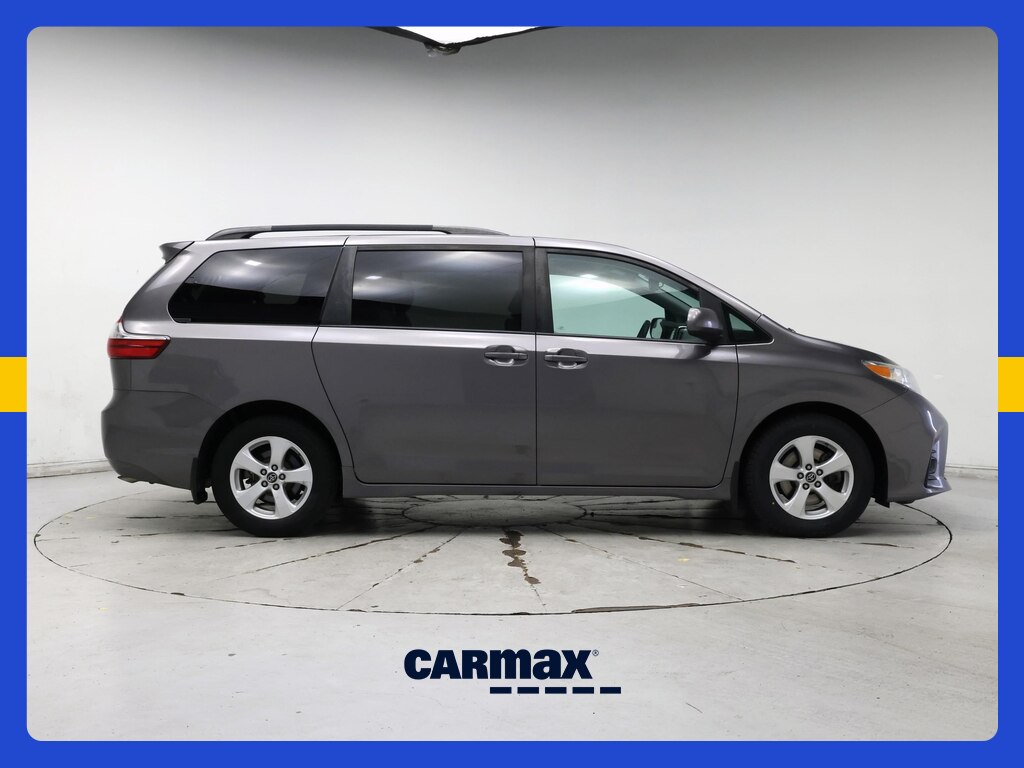 Used 2018 Toyota Sienna Minivan For Sale in Englewood, CO | Auto