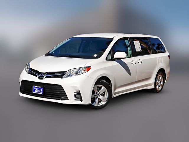 2018 Toyota Sienna LE