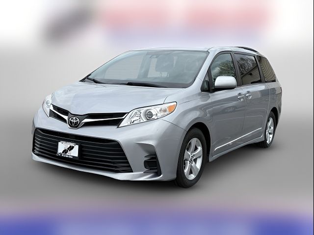 2018 Toyota Sienna LE