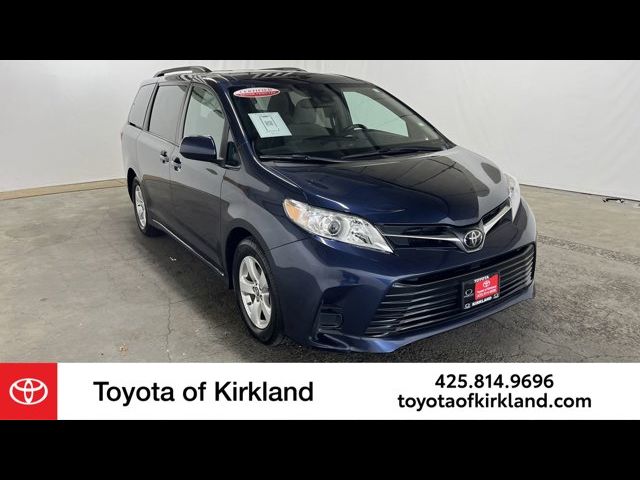 2018 Toyota Sienna LE