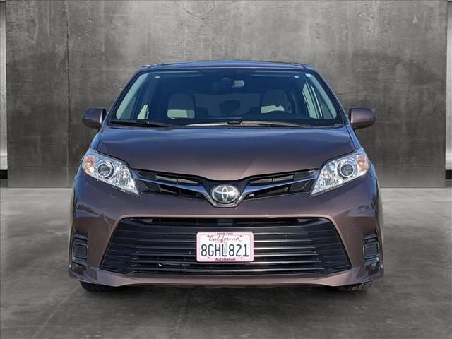 2018 Toyota Sienna LE