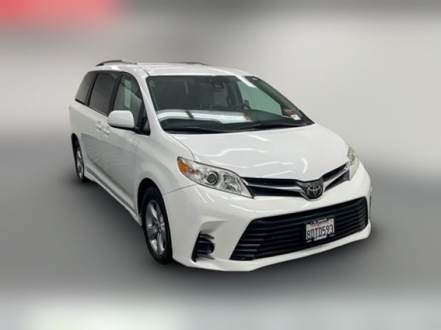 2018 Toyota Sienna LE