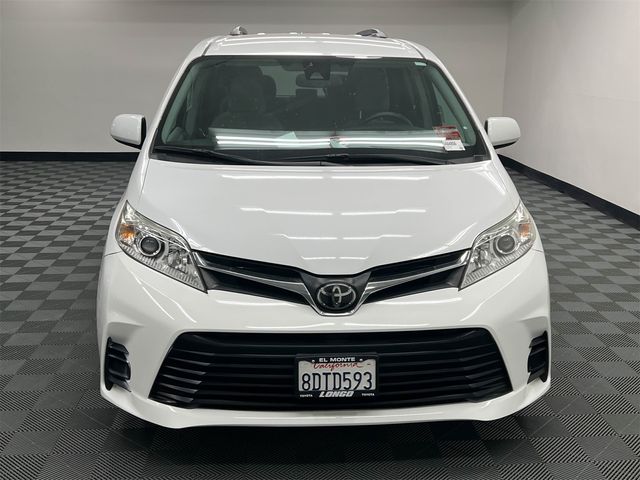 2018 Toyota Sienna LE