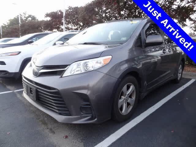 2018 Toyota Sienna LE