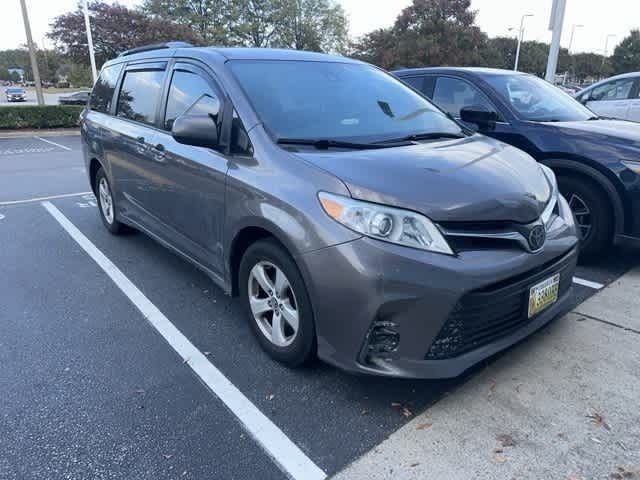 2018 Toyota Sienna LE