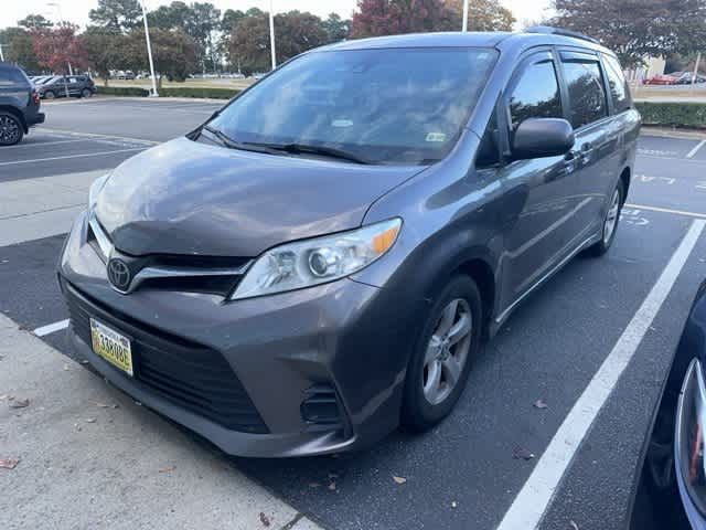 2018 Toyota Sienna LE