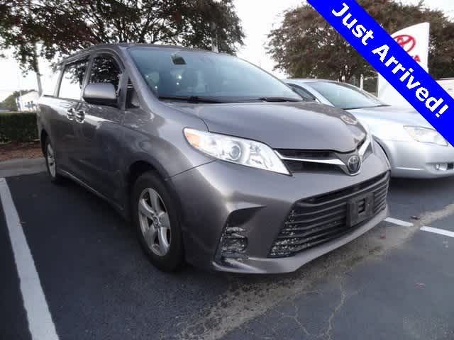 2018 Toyota Sienna LE