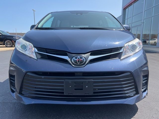 2018 Toyota Sienna LE