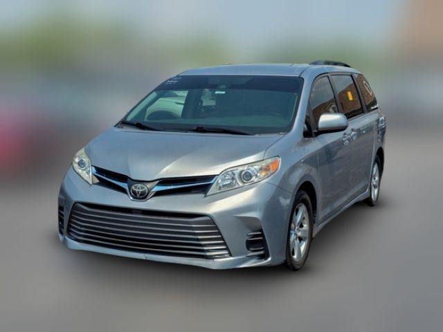 2018 Toyota Sienna LE Auto Access Seat