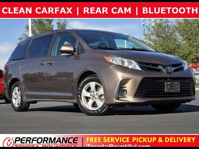 2018 Toyota Sienna LE