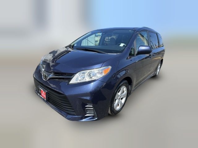 2018 Toyota Sienna LE