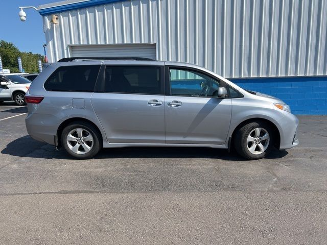 2018 Toyota Sienna 