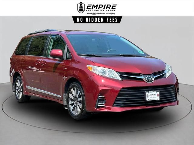 2018 Toyota Sienna LE