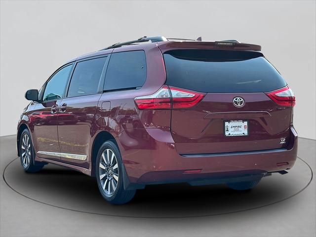 2018 Toyota Sienna LE