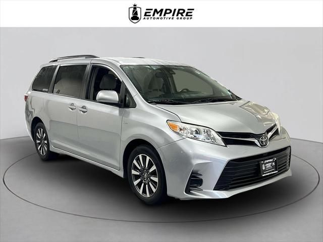 2018 Toyota Sienna LE