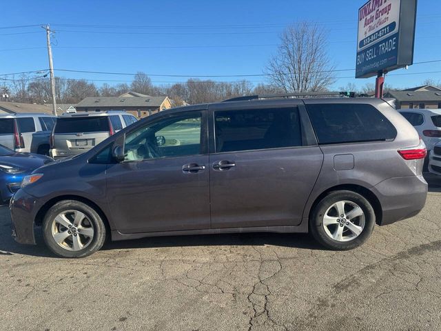 2018 Toyota Sienna LE Auto Access Seat