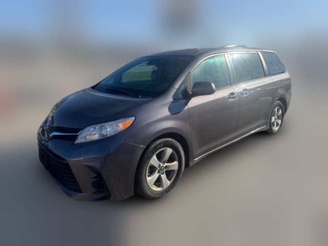 2018 Toyota Sienna LE Auto Access Seat