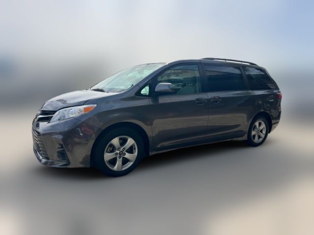 2018 Toyota Sienna LE Auto Access Seat