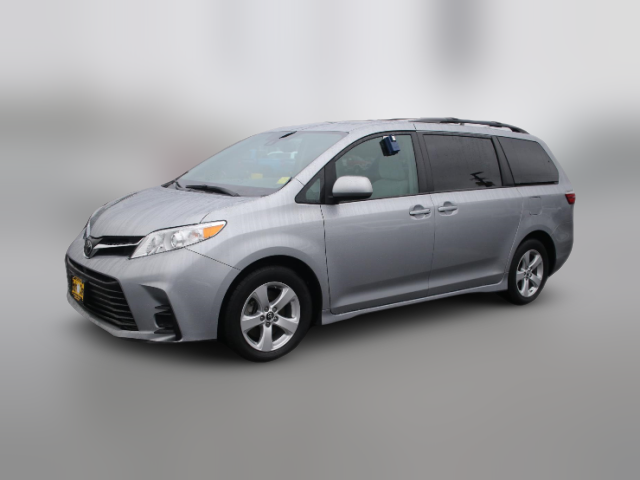 2018 Toyota Sienna LE Auto Access Seat