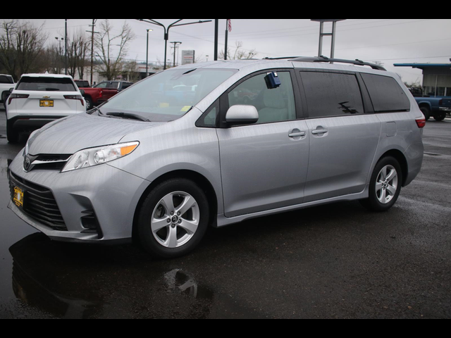 2018 Toyota Sienna LE Auto Access Seat