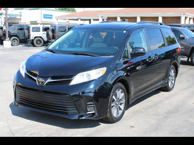 2018 Toyota Sienna LE