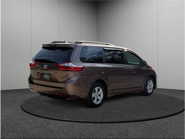 2018 Toyota Sienna 