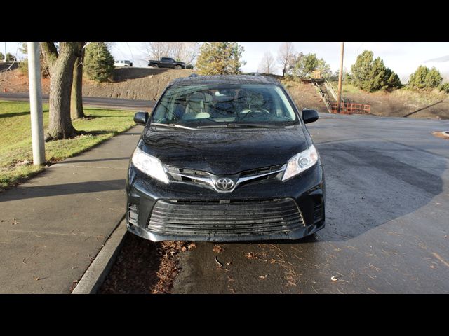 2018 Toyota Sienna LE Mobility