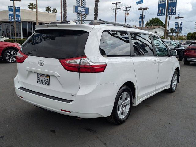 2018 Toyota Sienna LE Mobility