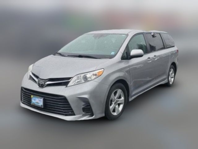 2018 Toyota Sienna LE Mobility