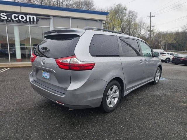 2018 Toyota Sienna LE Mobility