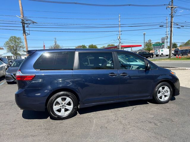 2018 Toyota Sienna L