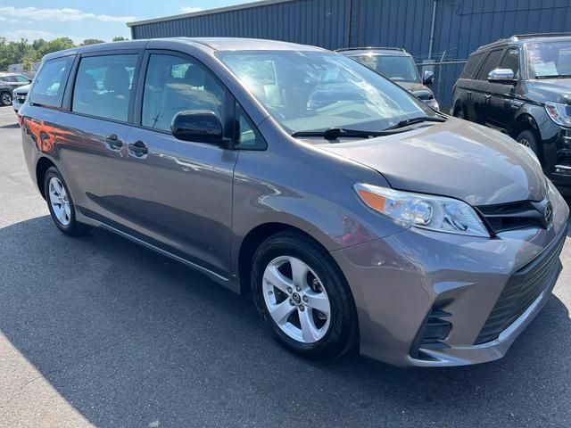 2018 Toyota Sienna L