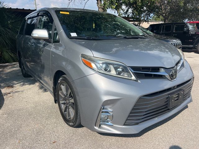 2018 Toyota Sienna 