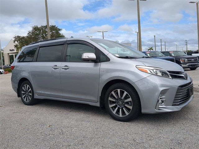 2018 Toyota Sienna 