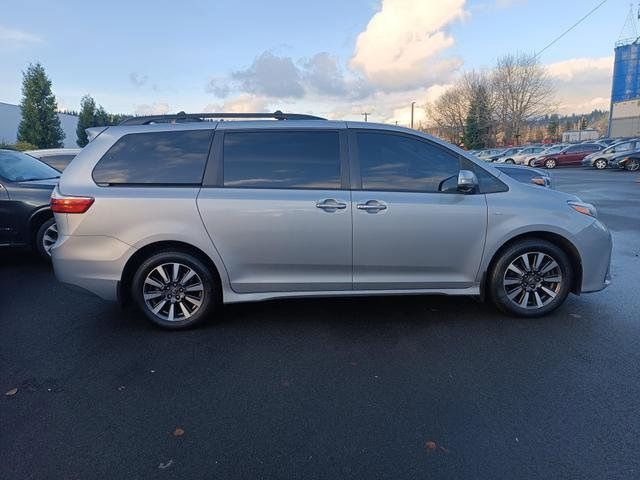 2018 Toyota Sienna 