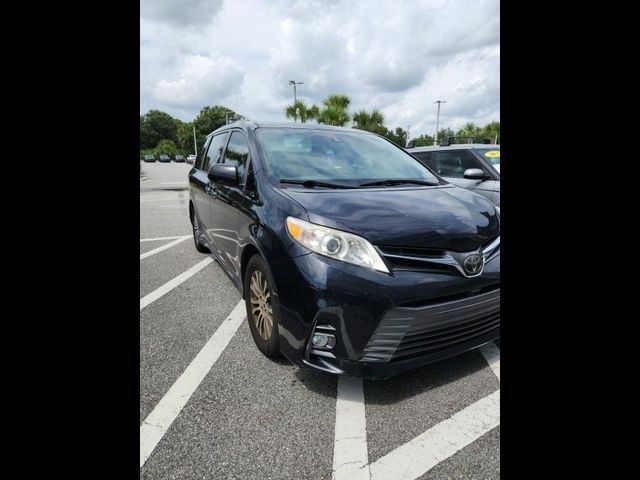 2018 Toyota Sienna 