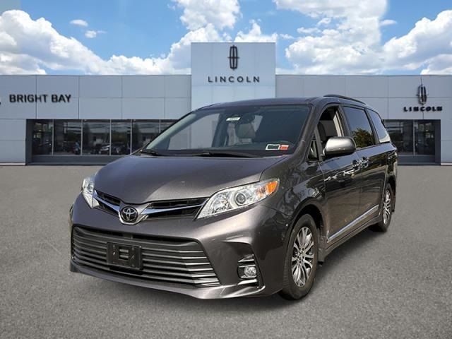 2018 Toyota Sienna 