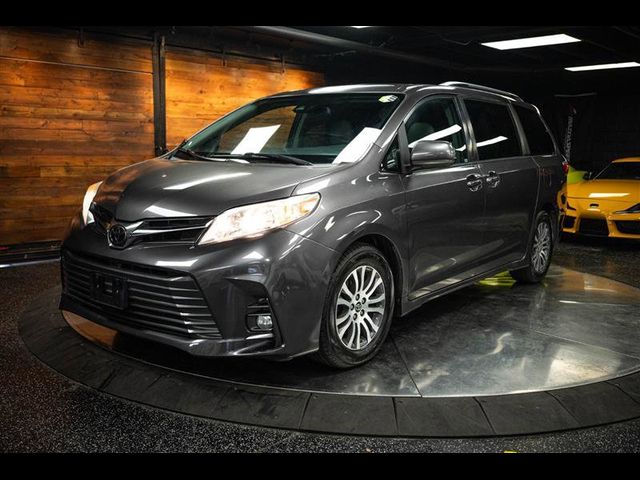 2018 Toyota Sienna 