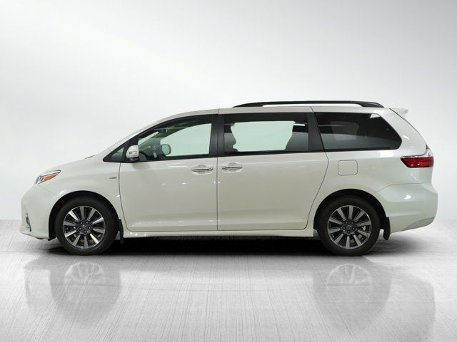 2018 Toyota Sienna XLE