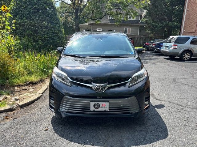 2018 Toyota Sienna Limited Premium