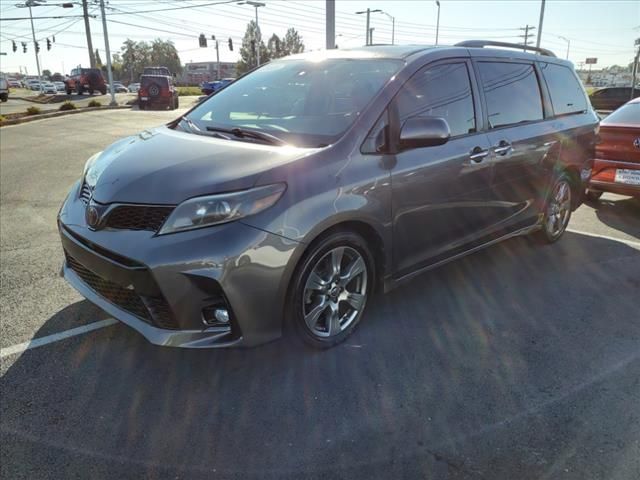 2018 Toyota Sienna SE