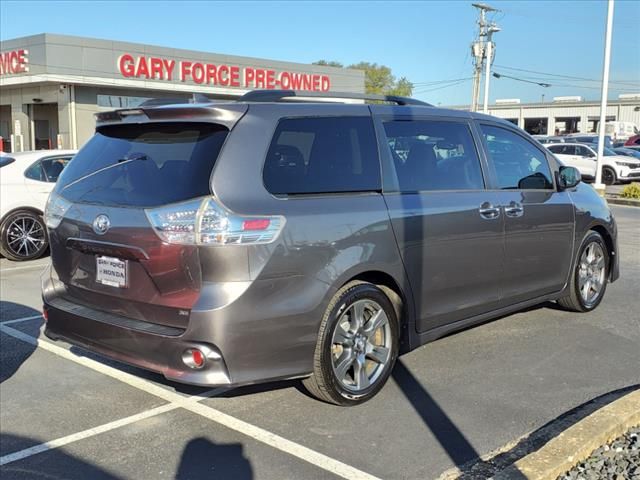 2018 Toyota Sienna SE