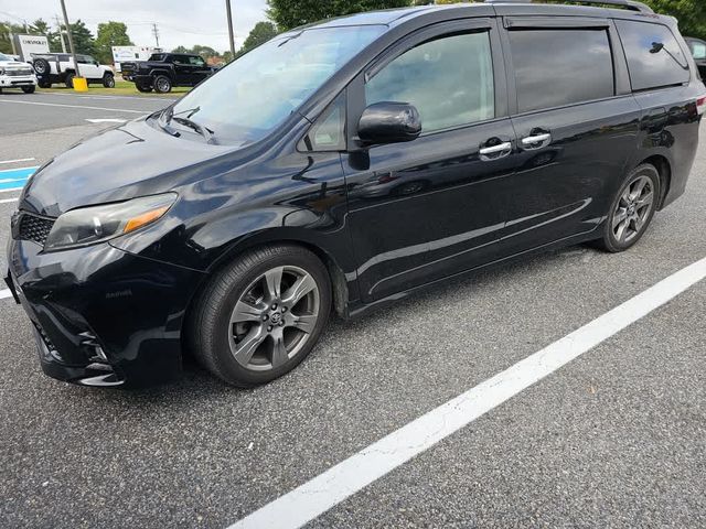 2018 Toyota Sienna SE