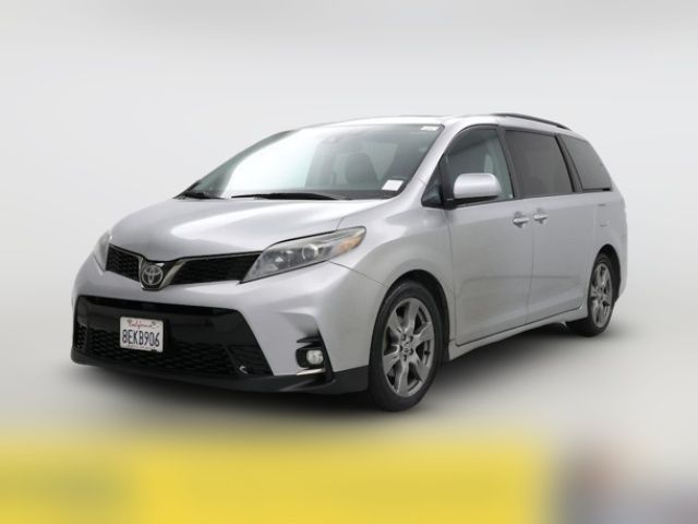 2018 Toyota Sienna SE